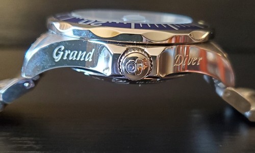 Barely Worn Invicta 'Grand Diver' 300M Diver's Watch, Full Kit + All Links - Picture 17 of 23