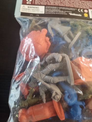 Fallout 76 Nanoforce 24 Plastic Figure Set Army Men Set 2 New Sealed Bethesda - Picture 10 of 12