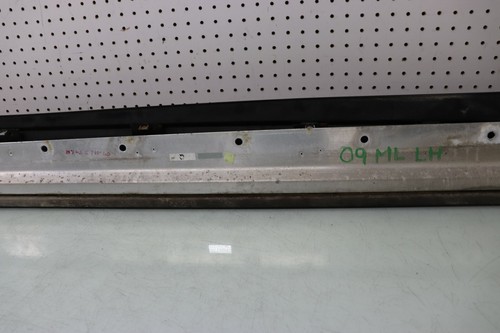 09 2009 MERCEDES ML550 ML X164 DOOR STEP SILL OUTSIDE TRIM LEFT DRIVER SIDE - Picture 8 of 9
