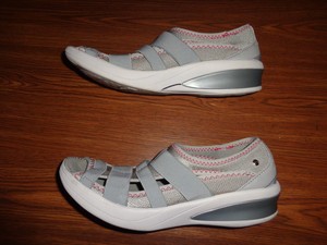 naturalizer sport shoes