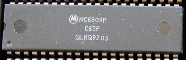 10pcs MC68B09P IC Motorola MC68B09