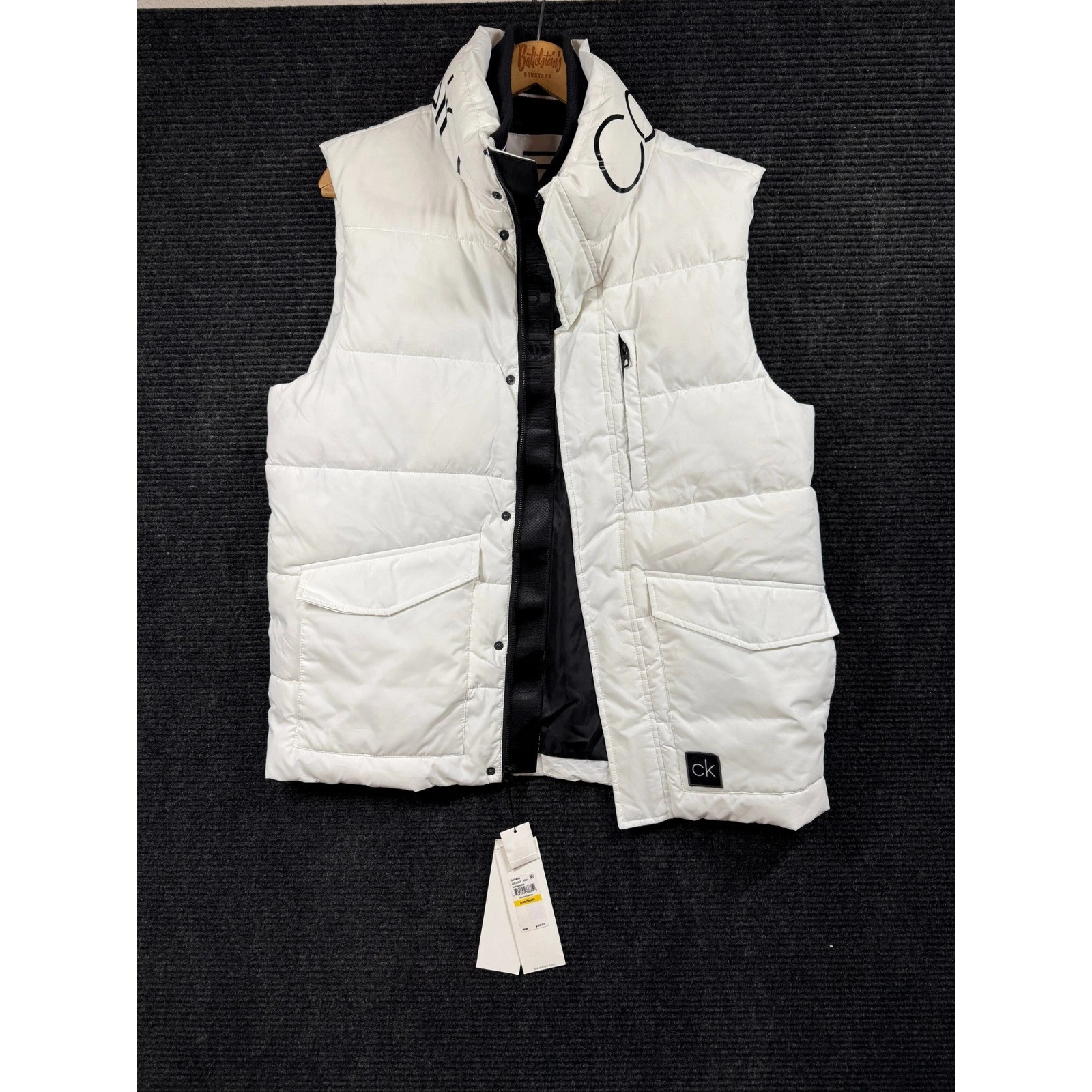 Calvin Klein White Puffer Vest Mens Medium Logo Collar Athleisure NEW