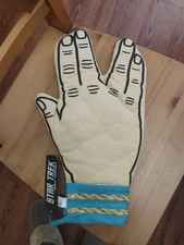 Star Trek Spock Oven Mitt Hand Novelty Kitchen Vulcan Live Long and Prosper New