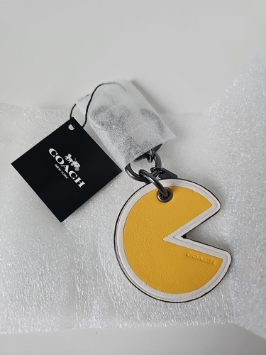 Neu mit Etikett Coach x Pac-Man Pacman gelb weiß schwarz Schlüsselanhänger Taschenanhänger F56751 - Bild 4 von 6