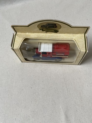 LLedo Walkers Crisps Diecast Model Car Vehicle Boxed Promotional Red & Blue - Picture 2 of 18