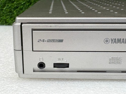 Usado | Yamaha CRW3200UX Unidad externa USB 2.0 CD-RW grabadora 24x10x40 - Imagen 5 de 13