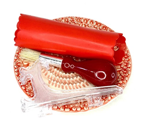 BonCera, All-in-one 4pcs Prime Ceramic Garlic Grater Set - HandMade, Red Embo... - Picture 9 of 9