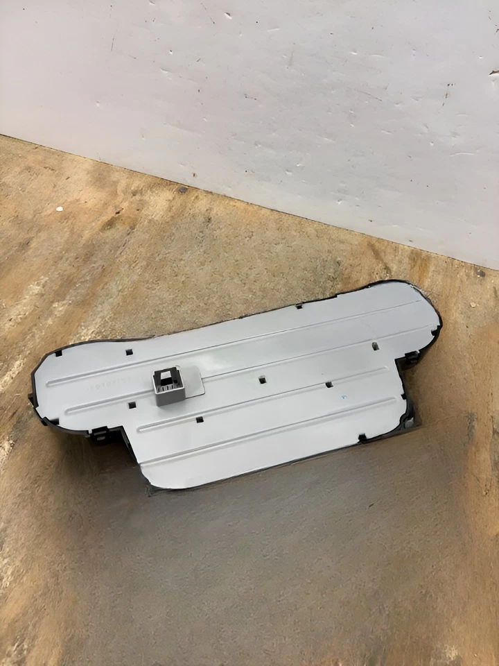 2015-2017 Chevrolet Tahoe A/C Heater Climate Temperature Control OEM - Image 2 of 4