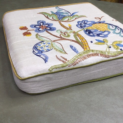 3 Vtg Completed Crewel Embroidery Pillows Cushions Jacobean Floral 13.5”x14” - Picture 5 of 24