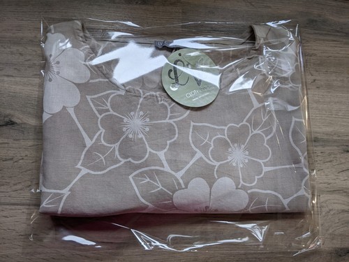 Ladies BNWT linen beige white summer top. size 16/18. LV clothing made in Italy - Picture 10 of 10