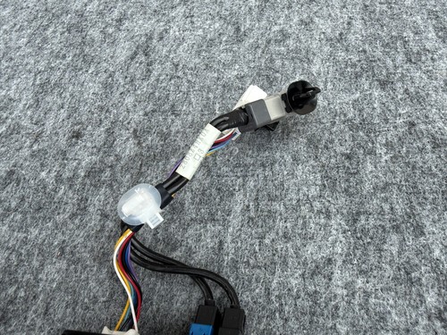 INFINITI Q50 Q60 2014-2019 OEM AUX AUXILIARY USB MAP SD CARD PORT INSERT ASSY - Foto 3 di 5