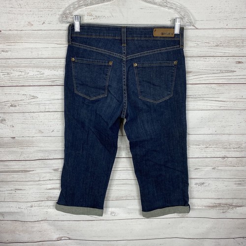 DENIZEN Levi's Womens Totally Shaping Capri Jeans Size 4 Dark Wash Cuffed - Picture 4 of 8
