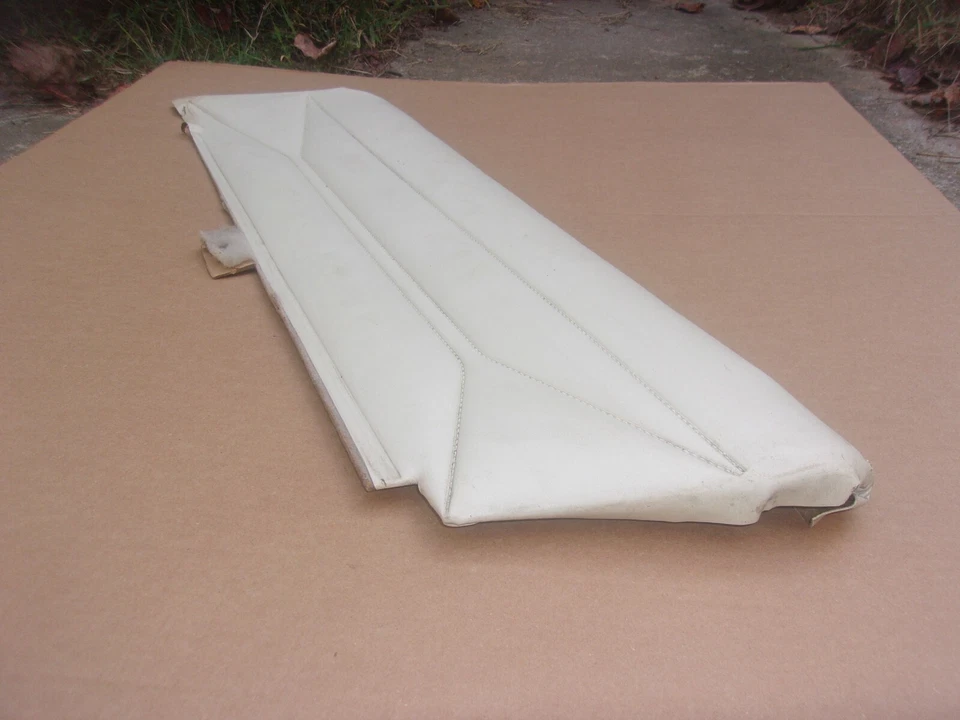 Chrysler New Yorker 1979 5th Ave nuevo MoPar puerta delantera derecha panel de ajuste superior Foto 3 de 4