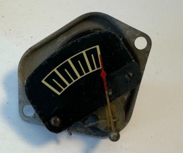 Medidor de aceite modelo PJ Plymouth Deluxe 1935 641132. Foto 3 de 3