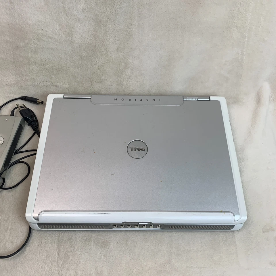 Dell Inspiron 9300 17" Laptop Pentium M 2.0GHz 1GB RAM 100GB HDD XP (FOR PARTS) - Image 3 of 4