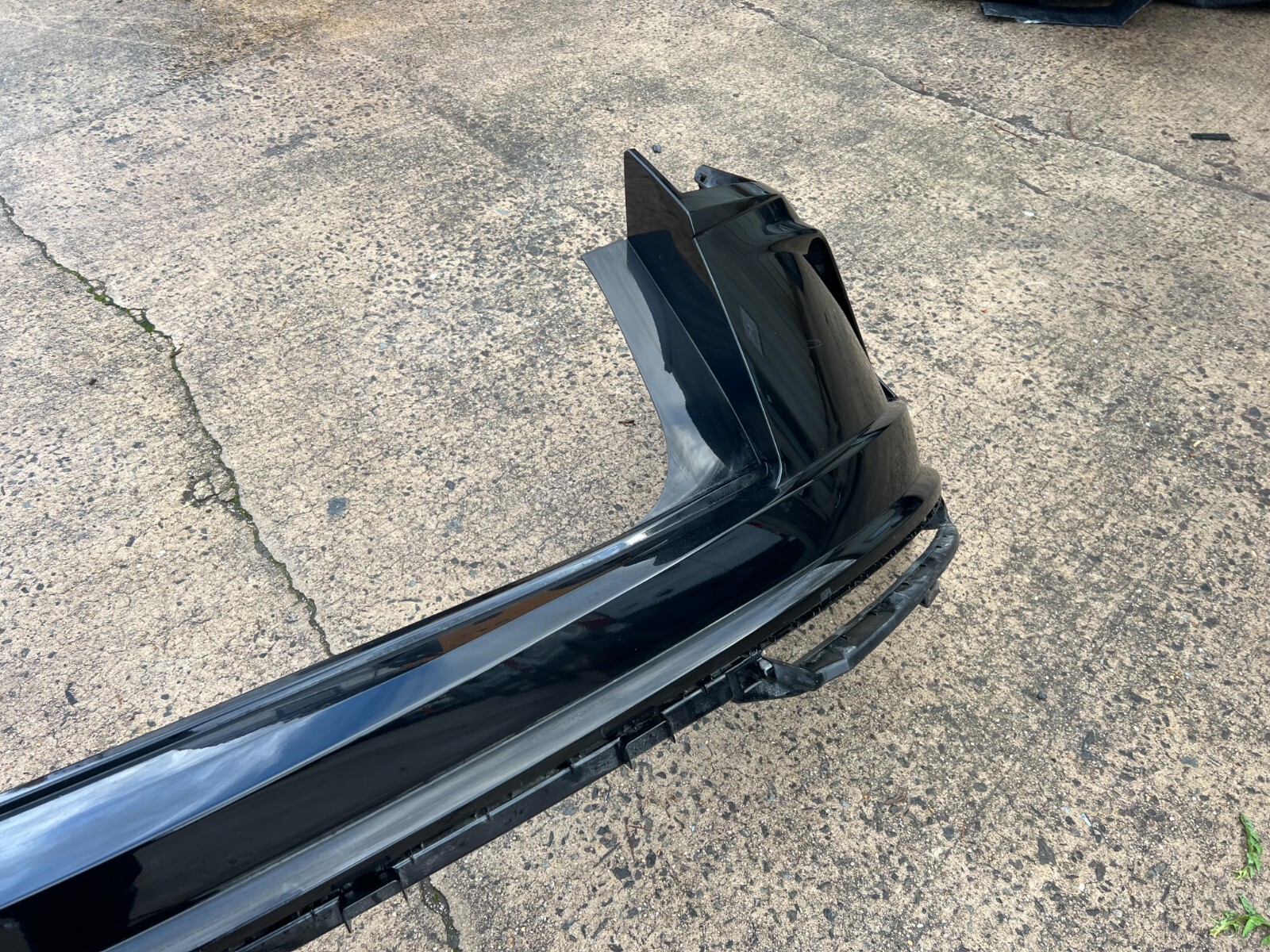 2019 2020 2021 2022 2023 LAMBORGHINI URUS REAR BUMPER OEM BLACK