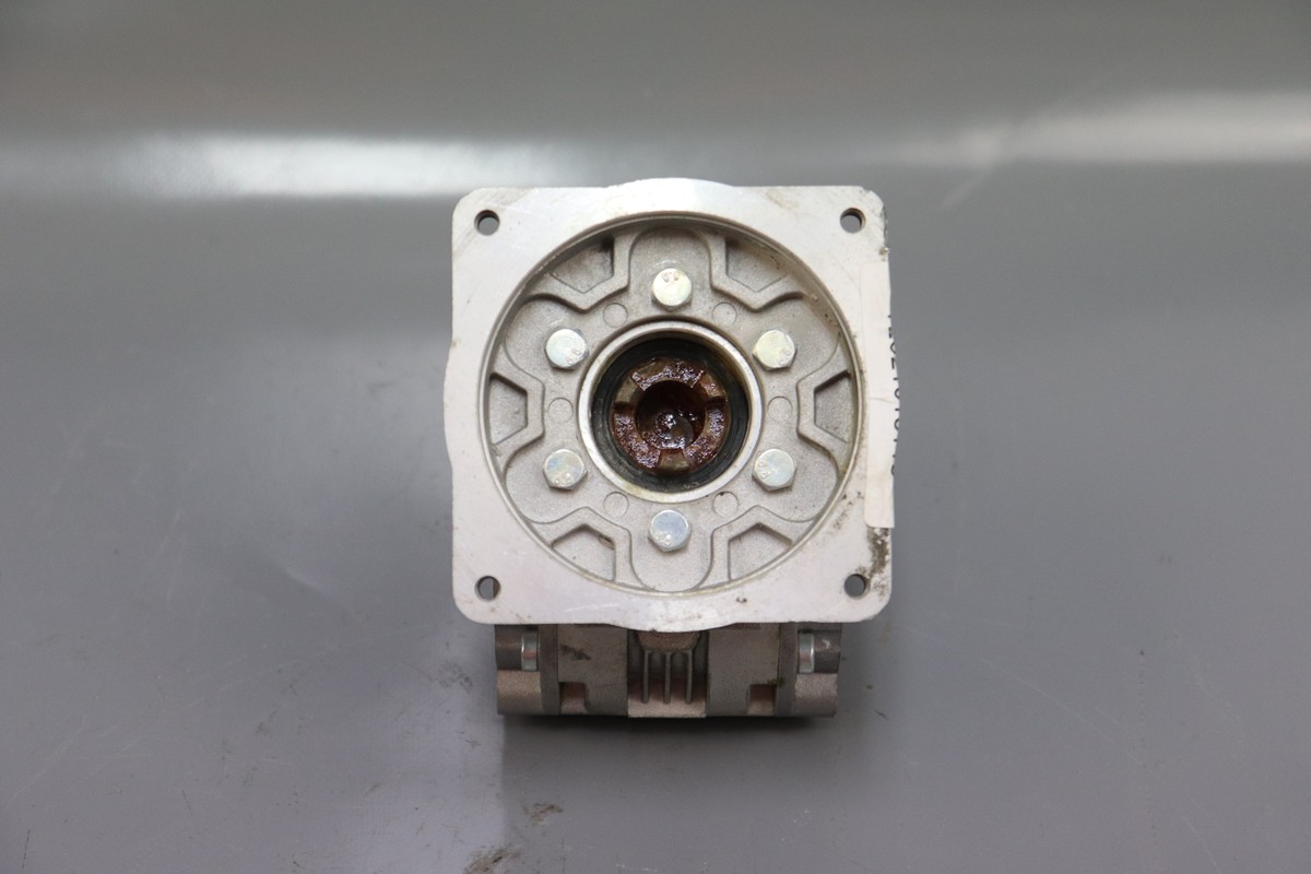 au-t13803hm_01.jpg