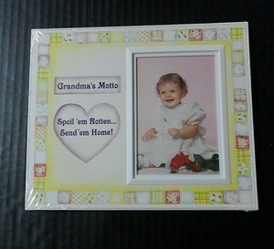 Picture-Frame-Tabletop-Grandmas-Motto-Spoil-Em-Rotten-Send-Home-Easel-Plastic
