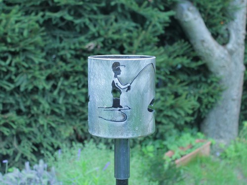 Gartenfackel Angler am Teich 139,7 x 155 Klopapierfackel - Bild 1 von 12