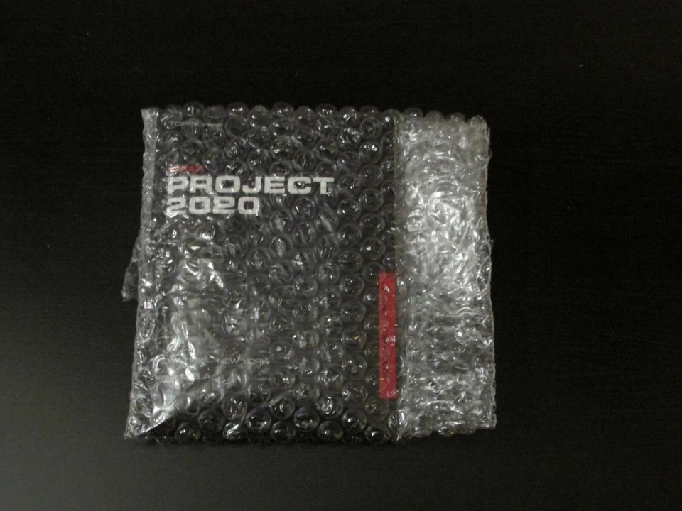 Topps Project 2020 Card #78 Roberto Clemente by OLDMANALAN w/box In Hand - Image 4 of 4