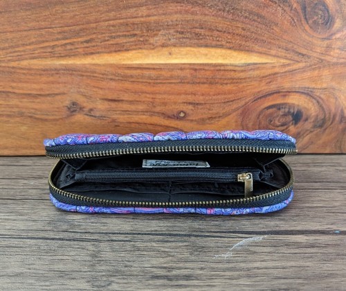Bolso sin asas Tataa Kye acolchado de tela pequeño con cremallera hecho a mano floral púrpura - Imagen 5 de 8