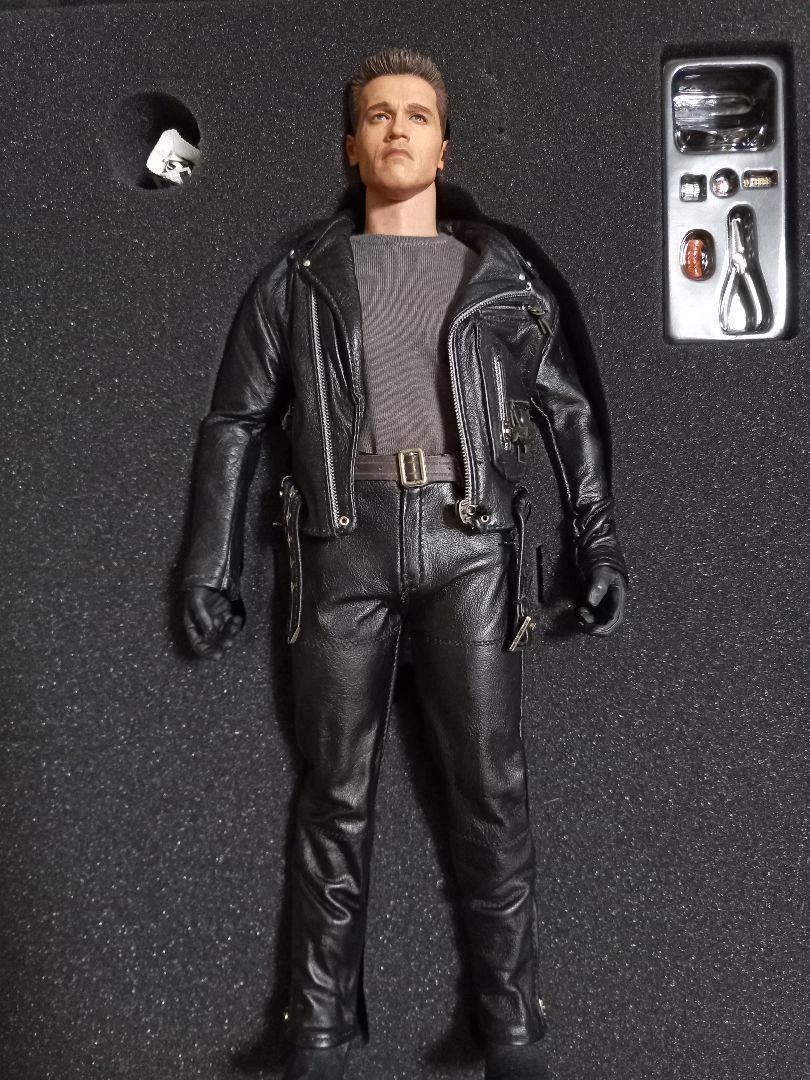 Hot Toys 1/6 Terminator 2 T2 Dx10 T-800 Judgment Day Figure Soft
