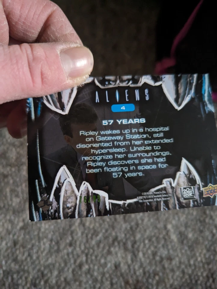 Aliens 2018 #4 Synthetic Blood Silver Parallel Base Card 76/99 57 Upper Deck - Image 3 of 3