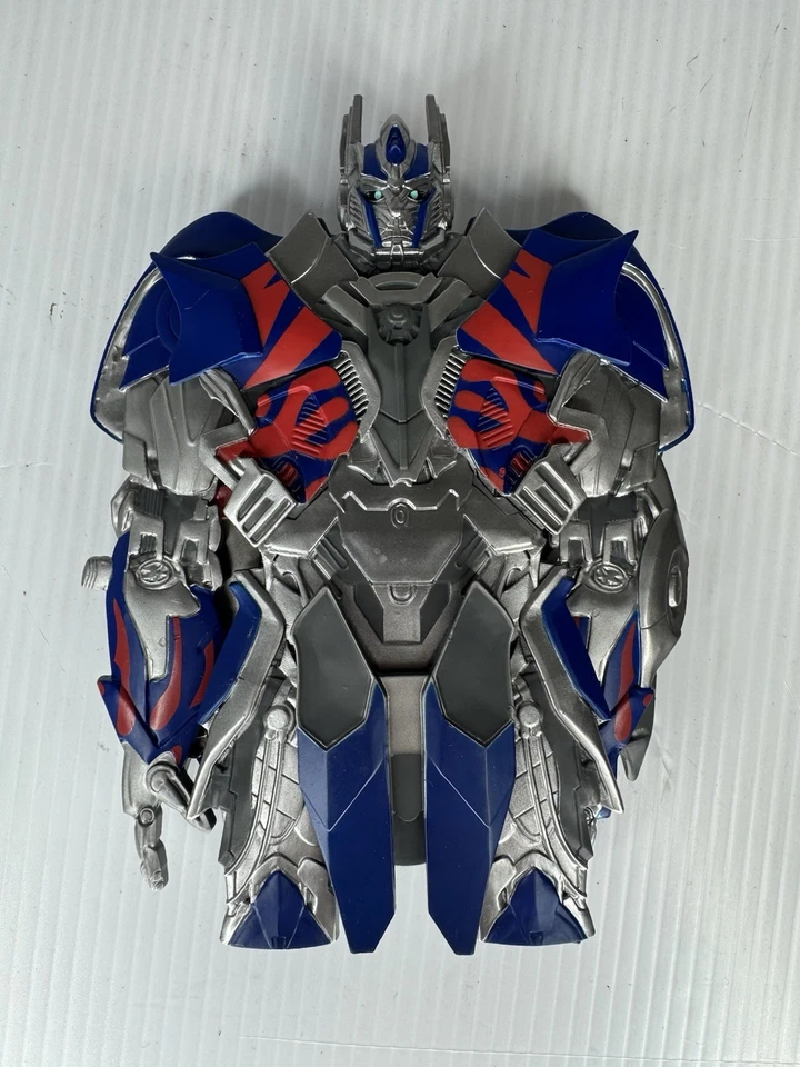 Tranformers Age of Extinction Limited Edition 3 Disc Blu-ray/ Optimus Prime Case - Image 3 of 4