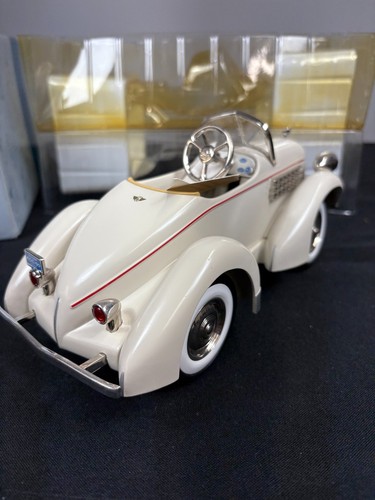NEW Hallmark Kiddie Car Classic Luxury Ed. - 1935 Auburn #8411/24,500 w/COA - Picture 8 of 17