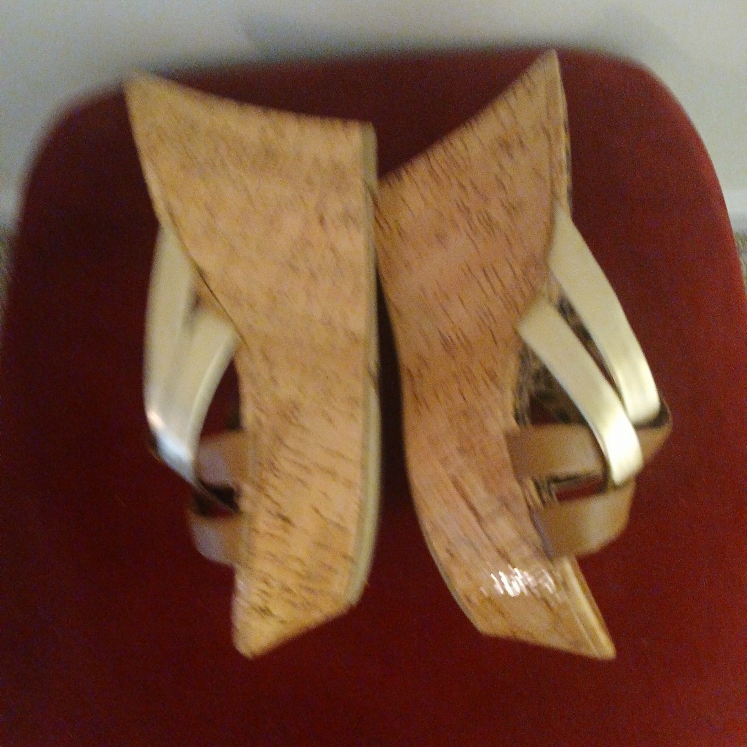 Picture 4 of 5