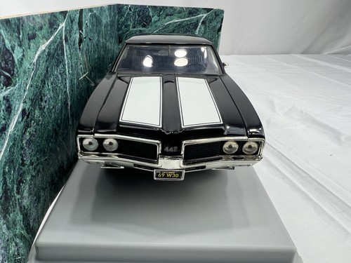 Vintage Ertl American Muscle 1969 Oldsmobile 4-4-2 W-30 DieCast Metall Maßstab 1:18 - Bild 9 von 15