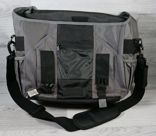 Borsa Messenger Fallout Vault Tec Bethesda Fallout 3 Promo Merchandise 2015 - Foto 14 di 24