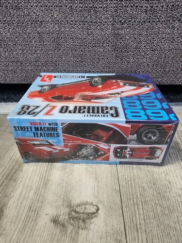 AMT 1968 Camaro Z/28 Plastic Model Car Kit 1/25 Scale Sealed NIB - Picture 10 of 14