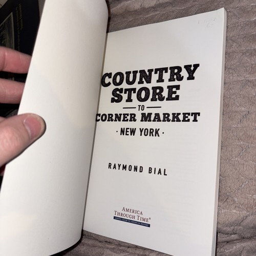 Country Store to Corner Market: New York V3 Raymond Bial - NYC City Neighborhood - Imagen 2 de 4