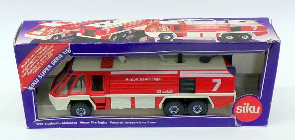 Siku 1/55 Scale Diecast 3722 - Rosenbauer Airport Fire Engine Berlin Tegal - Image 3 of 3