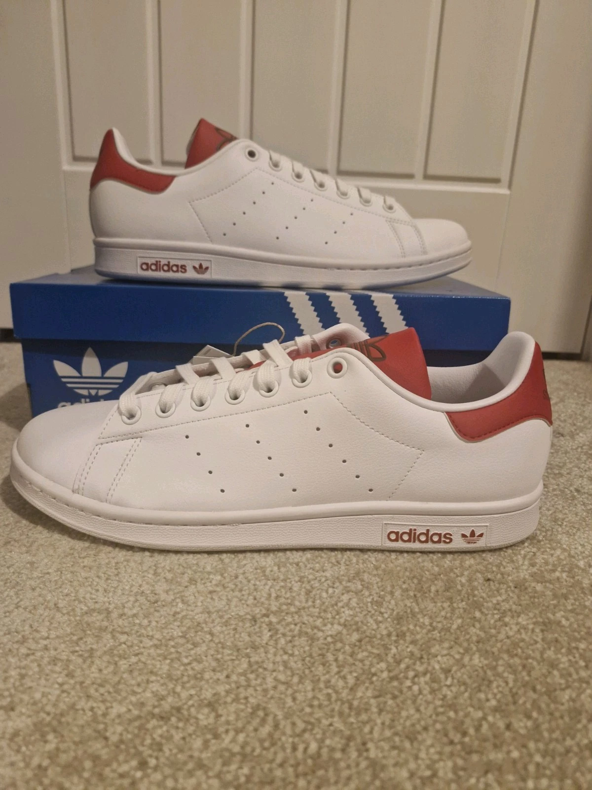 Scarpe da ginnastica uomo Adidas Stan Smith bianche rosse. UK taglia 9