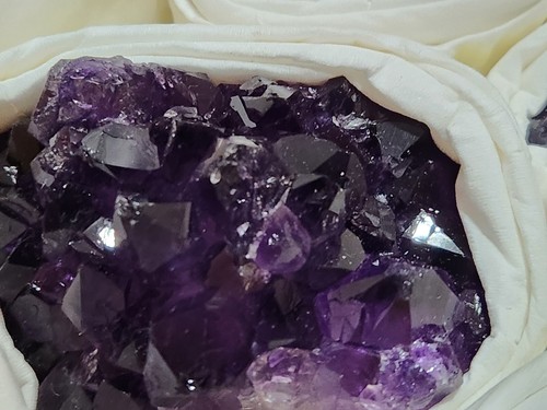 Crystals clusters geode. Amethyst, 1"-2.7". Sale by box of 15/$35. 2.3$/piece - Bild 5 von 5