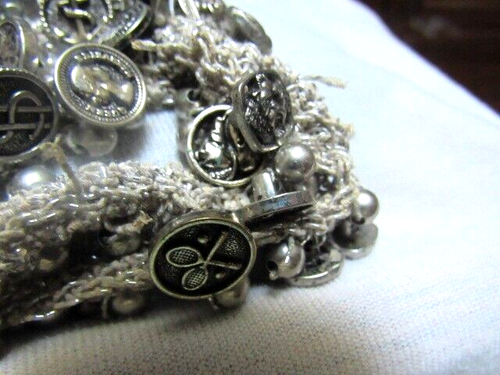 Vintage 1/2" Picture Buttons and Beads Bracelet Silver Metal - Bracelet As Is - Picture 3 of 8