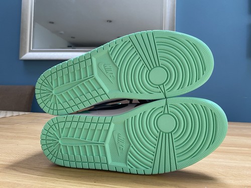 Air Jordan 1 Retro OG High (Green Glow) - UK9.5 - Picture 3 of 12