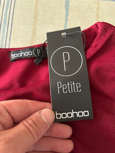 BOOHOO PETITE DOUBLE LAYER SCALLOP HEM DRESS – WINE – UK 8 - Picture 4 of 6