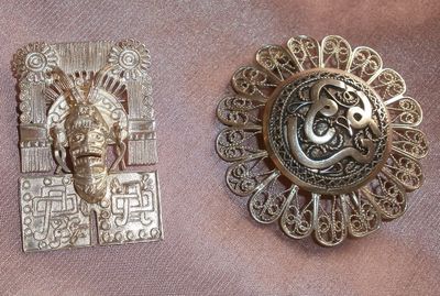 Broche En Argent Massif 900 - Motif Feuilles & Baies, Travail Artisanal Filigrane, Occasion