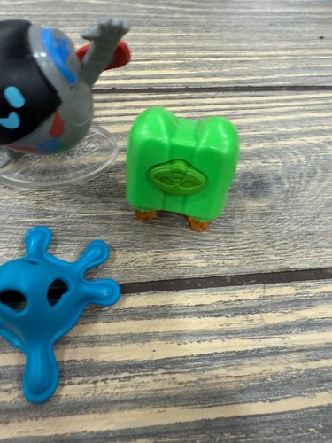 PJ Masks Mystery Mountain Spielzeug Set mit Roboter grün Jetpack & Blue Splasher Figur - Bild 3 von 4
