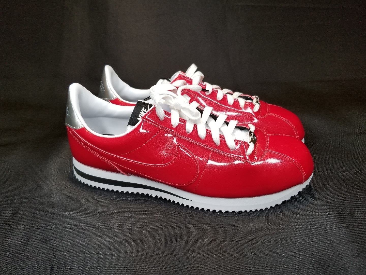 Nike Cortez Basic Premium QS Gym Red/White/Silver 819721-600 Size 9 Nike Cortez Basic Premium QS Gym Red/White/Silver 819721-600 Size 9