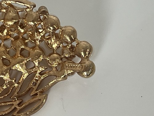 1960s Napier Faux Pearl Gold Tone Brooch - Picture 8 of 9