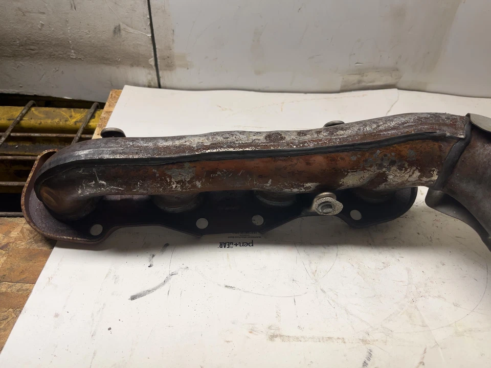 Coletor de escape Kia K900 Luxury 5.0L V8 RWD esquerdo LH Cat 2015 AR1 - Imagem 2 de 4