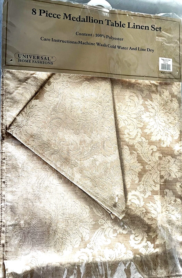 8 Piece Gold Damask Medallion Pattern Table Linen Set 4 Placemats & 4 Napkins - Image 3 of 4