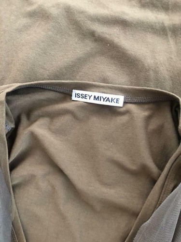 Auth ISSEY MIYAKE Tank Blouse Basic Khaki Rayon, Polyester Japan used from Japan - Picture 6 of 10