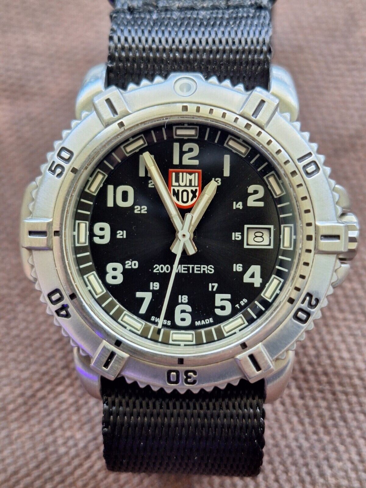 Luminox 7250 Stainless Steel Case Bezel Mariner 200M Swiss Dive Watch 37mm eBay