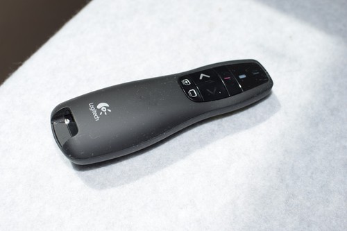 Logitech R400 USB Wireless Presentation Pointer Laser - Picture 5 of 17