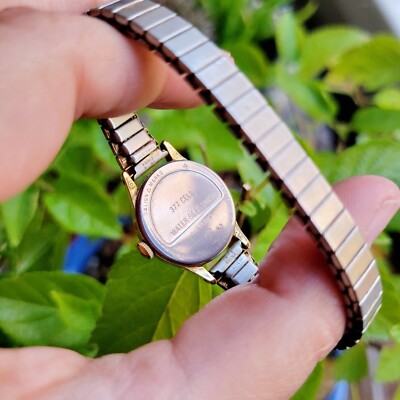 Vintage Acqua Quartz Classic Womens Womans Gold Analog  display picture 1